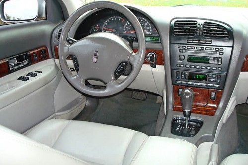 Lincoln LS 008 2002.jpg